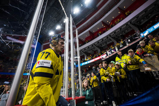 Simon Edvinsson of Sweden looks dejected
