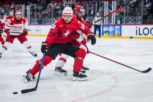 Sandro Schmid of Switzerland and Markus Lauridsen of Denmark