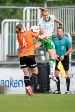 Kristianstads DFFs Alice Egnér och Hammarbys Julie Blakstad