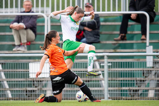 Kristianstads DFFs Alice Nilsson och Hammarbys Smilla