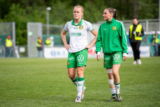 Hammarbys Julie Blakstad och Smilla Vallotto deppar
