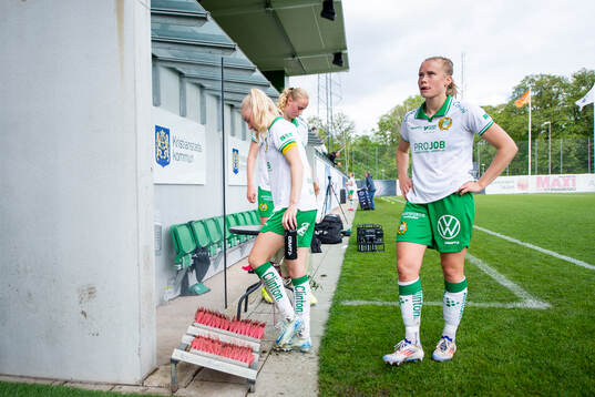 Hammarbys Emilie Joramo och Julie Blakstad deppar
