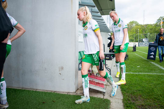Hammarbys Emilie Joramo och Emilie Bragstad