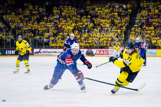 Drew O'Connor of USA and William Karlsson of Sweden