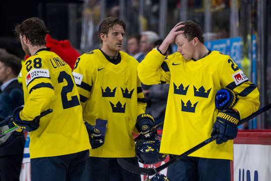 Elias Lindholm, Jonas Brodin, and Lucas Raymond of Sweden