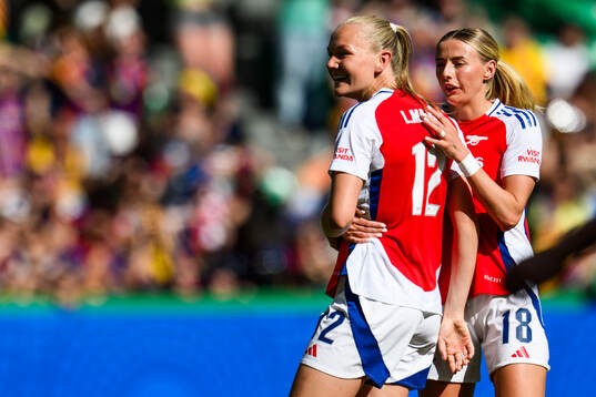 Frida Maanum and Chloe Kelly of Arsenal