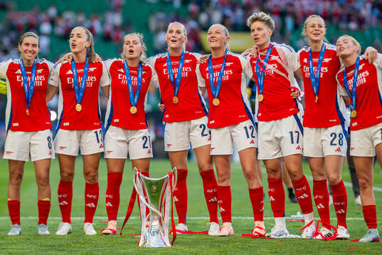 Lia Wälti, Victoria Pelova, Stina Blackstenius, Frida