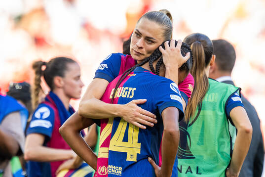 Fridolina Rolfö and Esmee Brugts of Barcelona look dejected