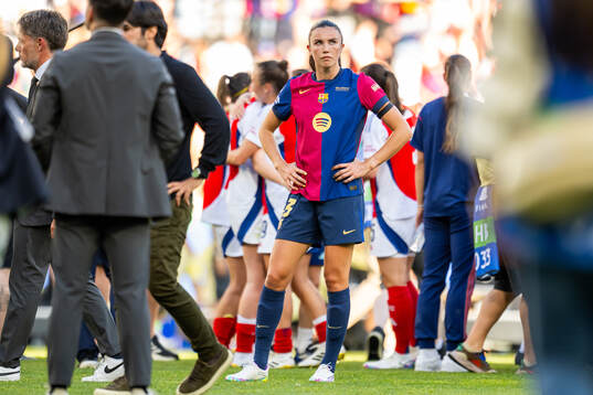 Ingrid Syrstad Engen of Barcelona looks dejected