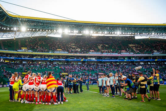 Players of Arsenal celebrate