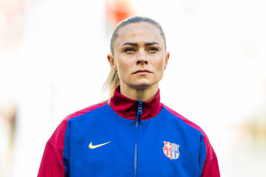 Fridolina Rolfö of Barcelona line up
