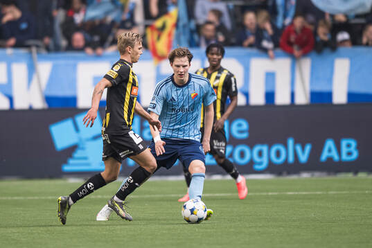 Häckens Pontus Dahbo och Djurgårdens August Priske Flyger