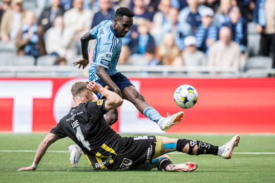 Häckens Marius Lode och Djurgårdens Tokmac Nguen