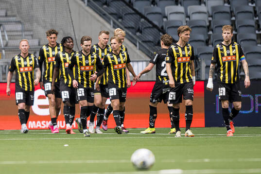 Häckens Simon Gustafson jublar