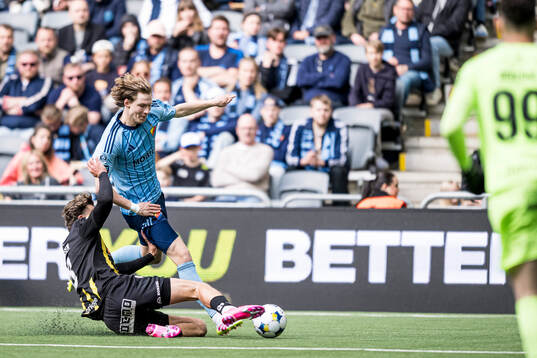 Häckens Silas Andersen och Djurgårdens August Priske