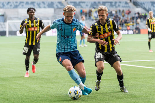 Djurgårdens Tobias Gulliksen och Häckens Pontus Dahbo