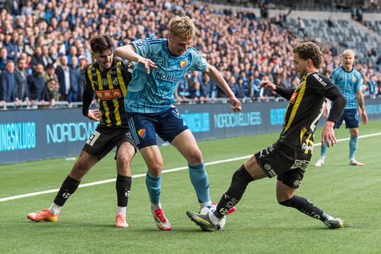 Häckens Nikola Mitrovic och Adam Lundkvist mot