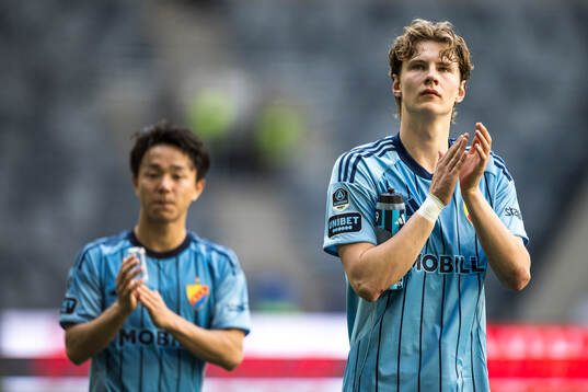 Djurgårdens Keita Kosugi och August Priske Flyger deppar
