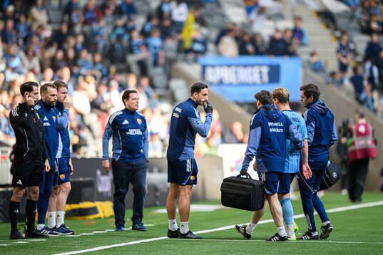 Djurgårdens Hampus Finndell har ont