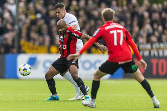Brommapojkarnas Serge-Junior Martinsson Ngouali och AIKs