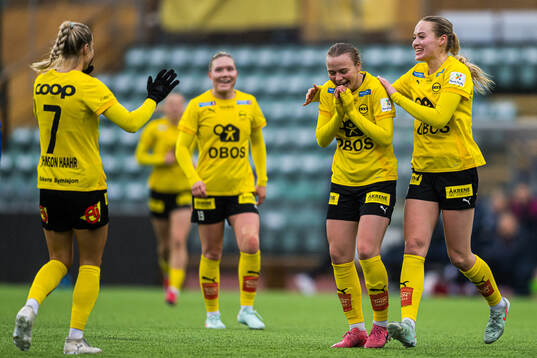 Mari Nyhagen of LSK Kvinner celebrates