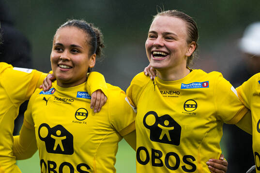 Emma Lindiwe Reshane and Mari Nyhagen of LSK Kvinner