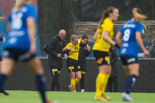 Andrea Karoline Nymo Holmstrøm of LSK Kvinner with an