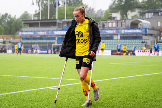 Andrea Karoline Nymo Holmstrøm of LSK Kvinner with an