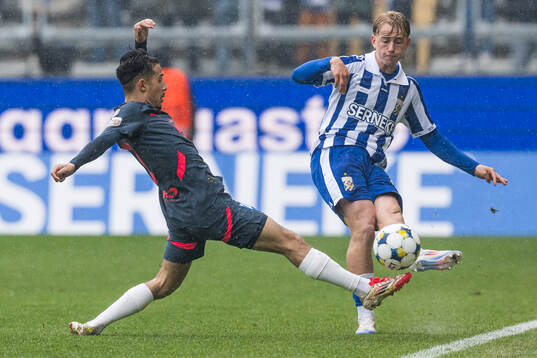 Malmö FFs Adrian Skogmar och IFK Göteborgs Noah Tolf
