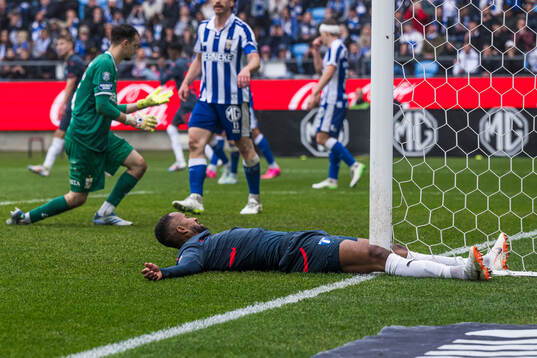 Malmö FFs Isaac Kiese Thelin deppar
