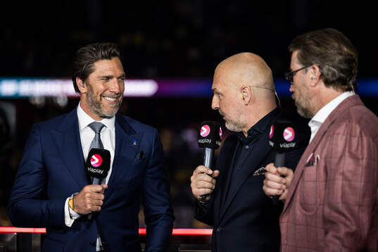 Henrik Lundqvist talks to Erik Granqvist and Peter Forsberg