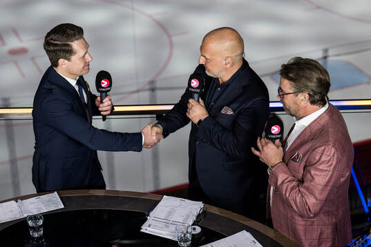 Head coach Sam Hallam of Sweden shake hands with Erik