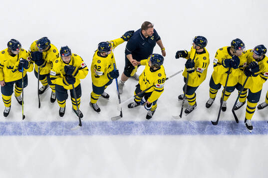 Jesper Frödén, equipment manager Frederik Andersen,