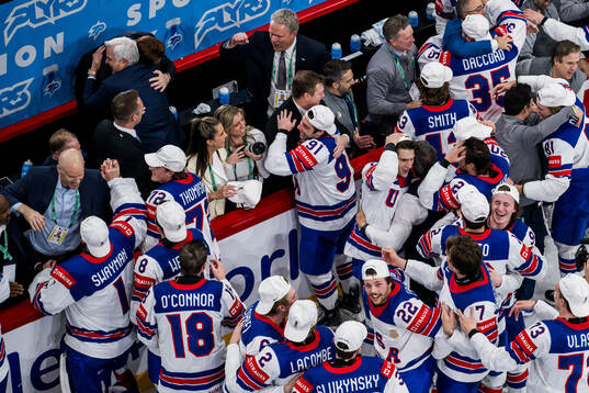 Players of USA celebrate