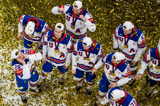 Players of USA celebrate