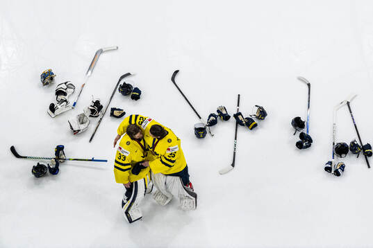 Goaltenders Samuel Ersson and Jacob Markström of Sweden