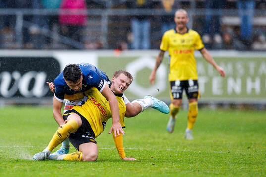 Elfsborgs Ari Sigurpálsson och Halmstads Bleon Kurtulus