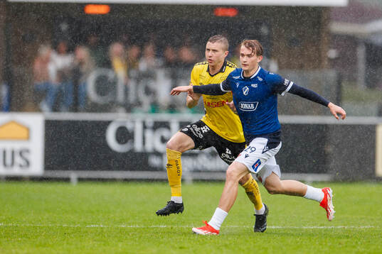 Elfsborgs Sebastian Holmen och Halmstads Ludvig Arvidsson