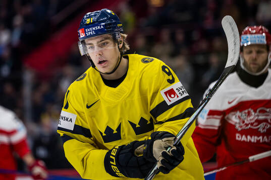Leo Carlsson of Sweden looks dejected