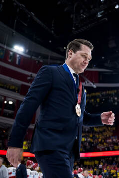 Head coach Sam Hallam of Sweden with his bronze medal