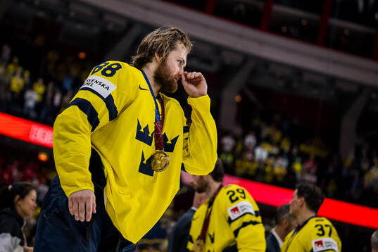 William Nylander of Sweden with his bronze medal