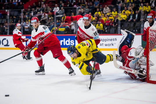 Elias Lindholm of Sweden and Frederik Dichow of Denmark