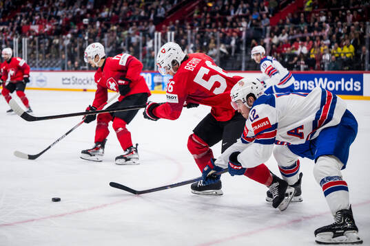 Tim Berni of Switzerland and Shane Pinto of USA