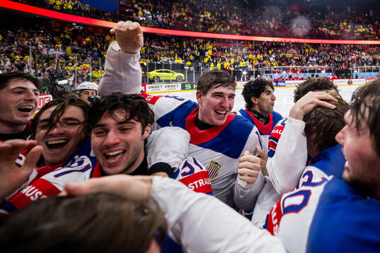 Players of USA celebrate