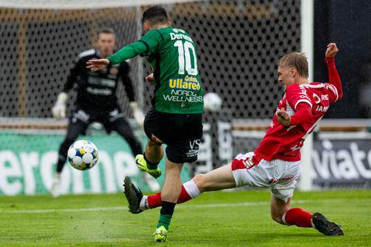 Kalmars Rony Jansson och Varbergs Laorent Shabani