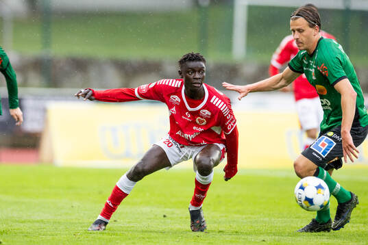 Kalmars Gibril Sosseh och Varbergs Jesper Jonasson