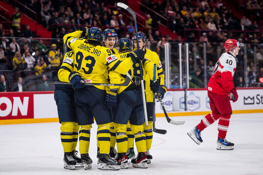 Marcus Johansson, Mika Zibanejad, Leo Carlsson and Rasmus