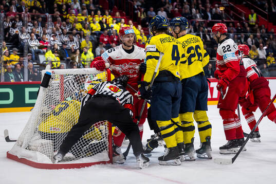 Nick Olesen of Denmark and Rasmus Andersson of Sweden