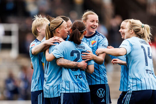 Djurgårdens Therese Åsland jublar
