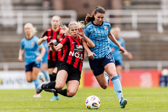 Brommapojkarnas Sara Frigren och Djurgårdens Pauline